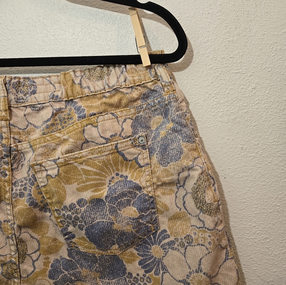 Pilcro Hi Rise Denim Floral Shorts Large - Picture 7 of 14